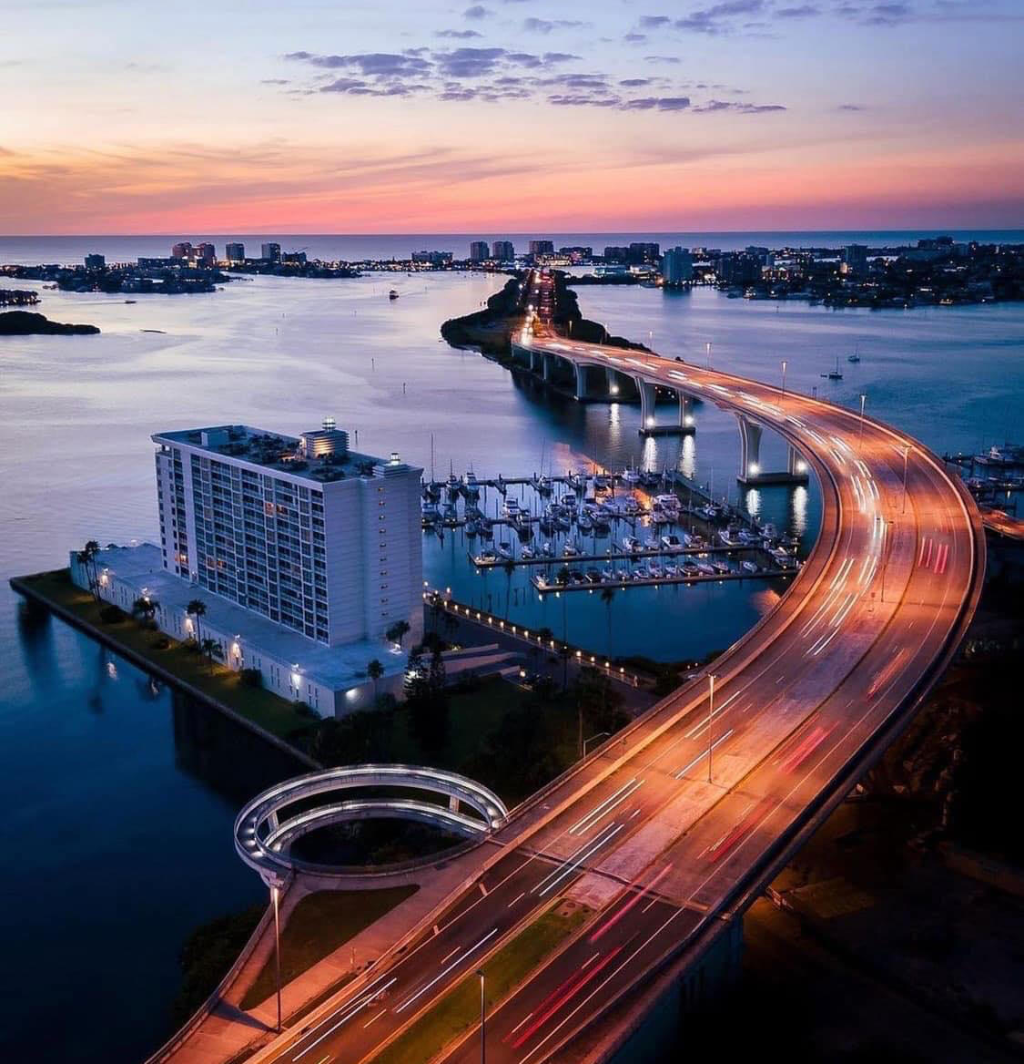 Pierce 100 overlooking famous Clearwater Beach, adjacent Clearwater Memorial Causeway